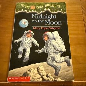 Magic Tree House: Midnight on the Moon by Mary Pope Osborne Children’s Book #8